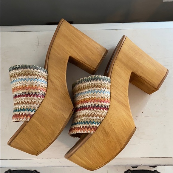 Steve Madden Raffia Wooden Platform Mules - Picture 3 of 4